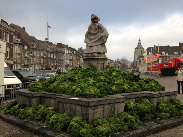 De prachtige Groente-Versiering van Scharis zoals ieder jaar op de Markt Maastricht